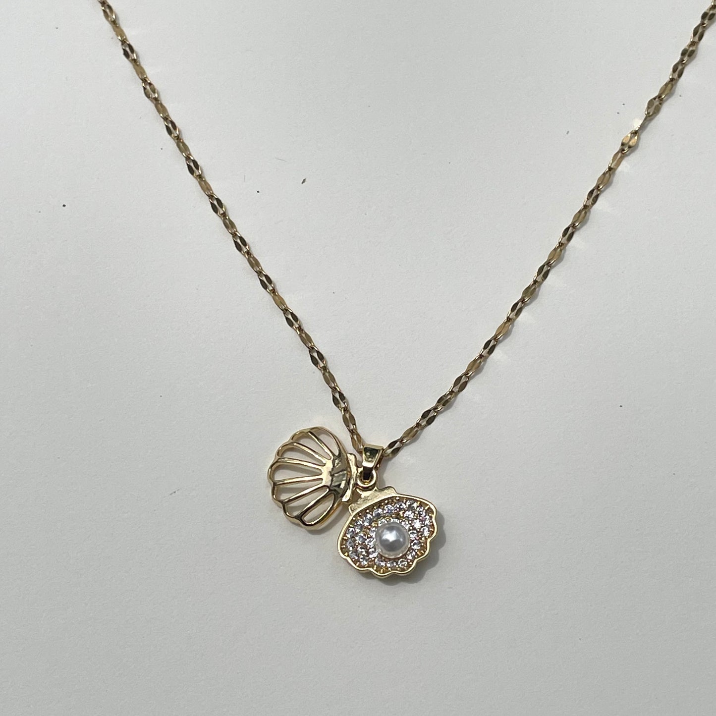 Pearlescent Oyster Necklace