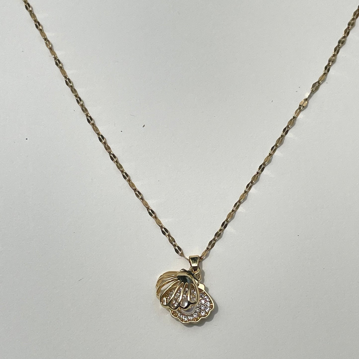 Pearlescent Oyster Necklace
