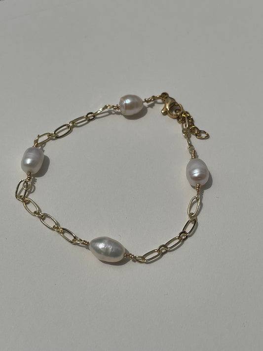 Pearly Chain Bracelet