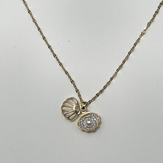 Pearlescent Oyster Necklace